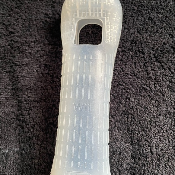 Nintendo White Wii Controller Set with MotionPlus used - Picture 9 of 9